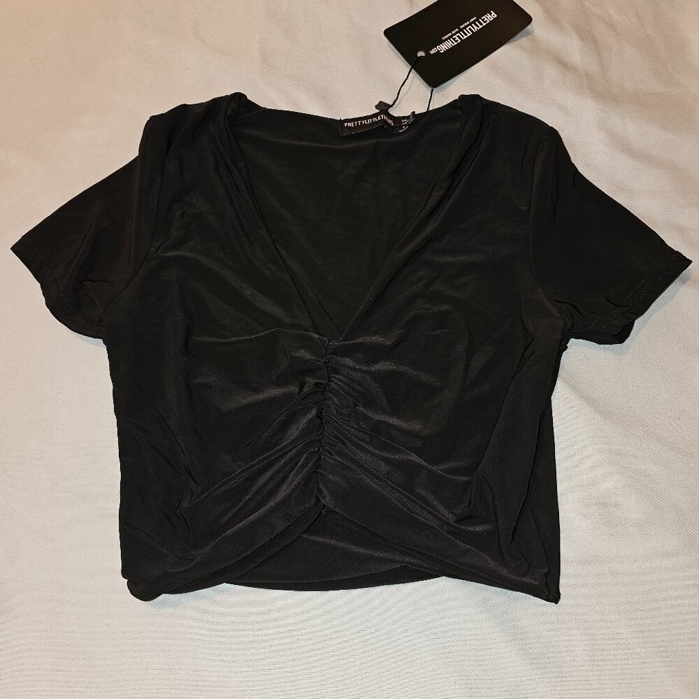 Women's Pretty Little Things Small V-Neck Ruched Crop Top Black